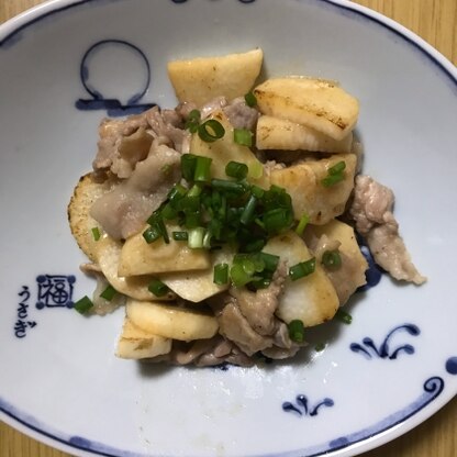 長芋のシャキシャキ食感と、豚肉の旨味、バターぽん酢の風味が相性抜群でした。
美味しいレシピありがとうございました。